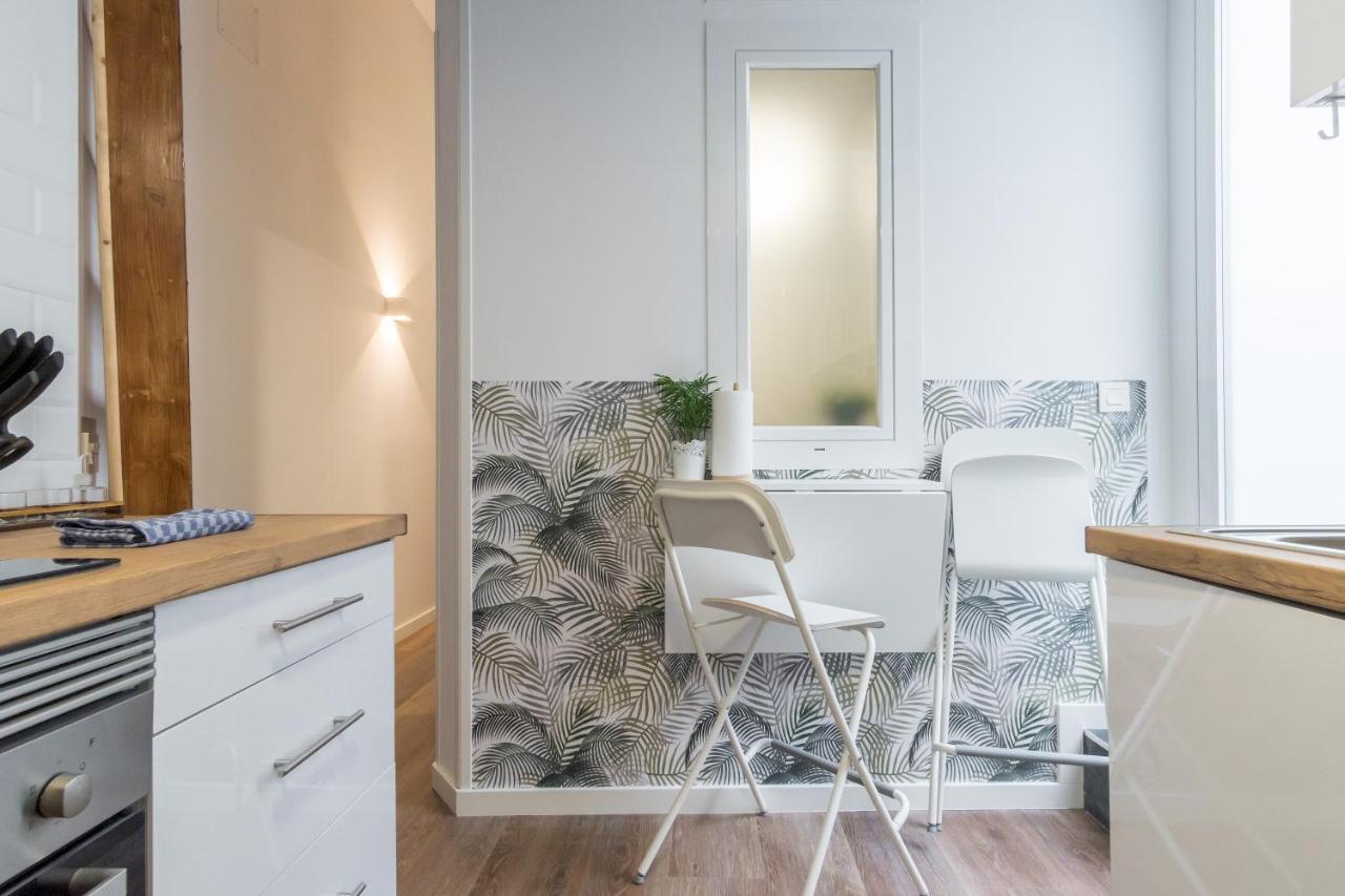 Modern And Cozy- 1 Bedroom 1 Bathroom -Lavapies マドリード エクステリア 写真